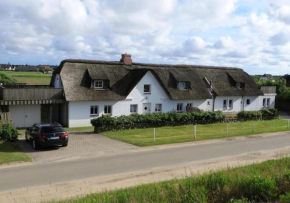 Fischerhaus am Strand Reetdachhaus Friesenhaus